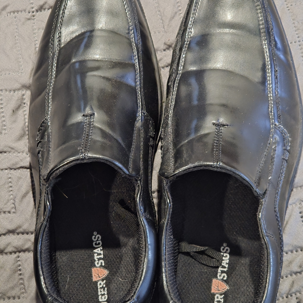 Deer Stags Men's Sleek Black Slip-On Loafers